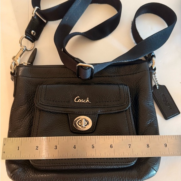 COACH Swing Pack Crossbody Pebbled Leather Bag Turn Lock Dusty Authenticated - Picture 4 of 16